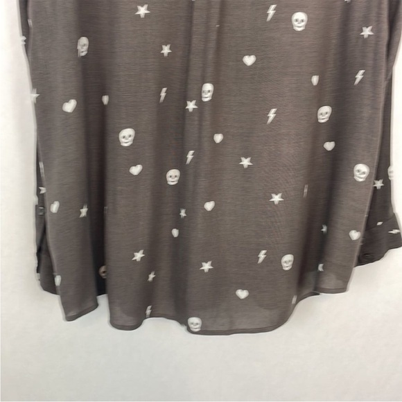 Torrid Dark Gray Lizzie Button Down Blouse with Skulls, Hearts, Stars. Size 3X. - Picture 9 of 12
